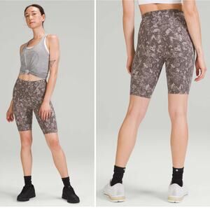 Lululemon Wunder Train High-Rise Short 8" Size 4 Hideaway Camo Lunar Rock Multi